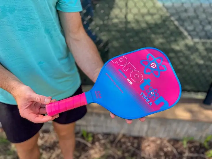Hình Ảnh 5: Tại sao vợt PickleBall Proton lại đắt như vậy? Cách lựa chọn vợt Proton phù hợp với kĩ năng