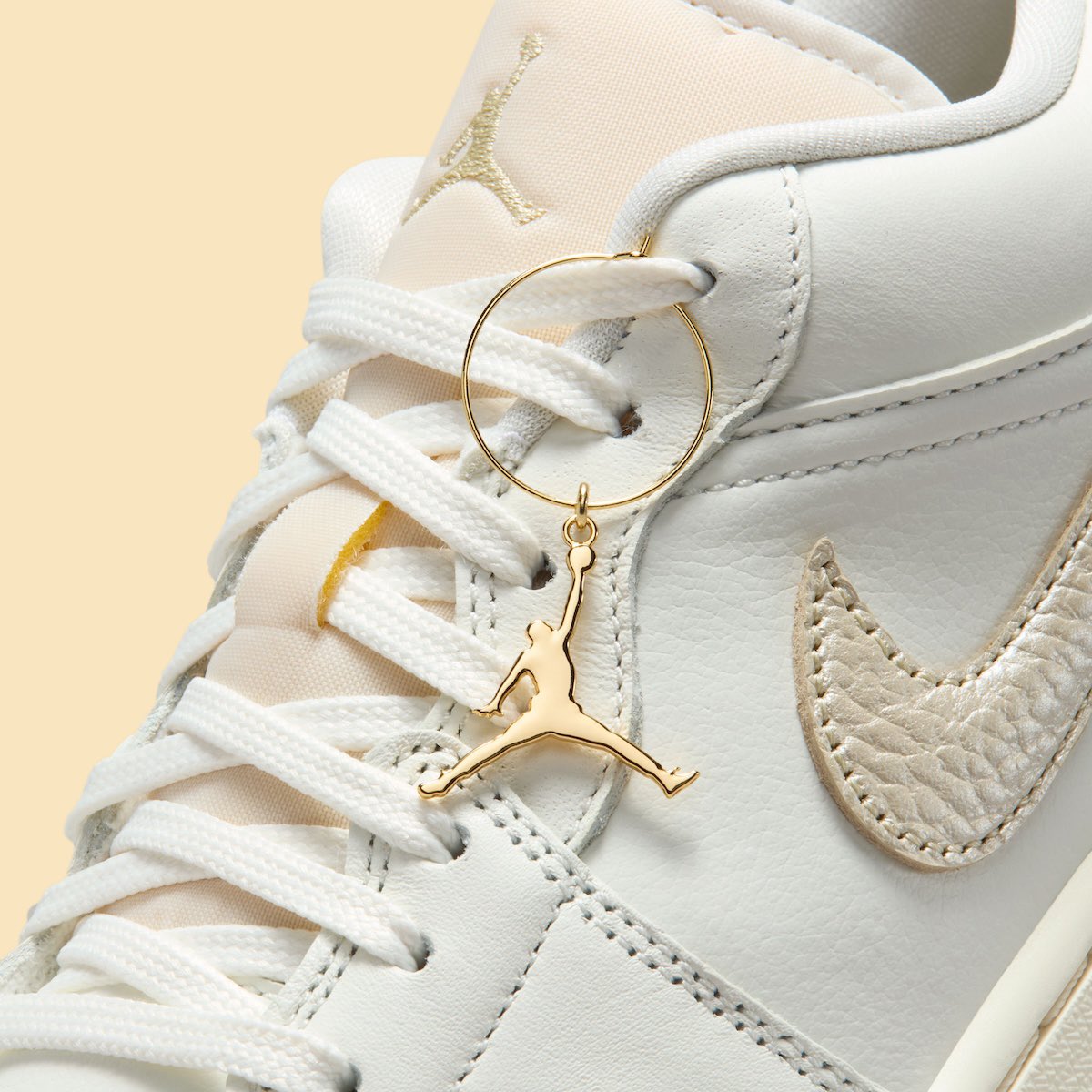 Jordan Brand mang đến diện mạo cao cấp với Air Jordan 1 ‘Metallic Team Gold