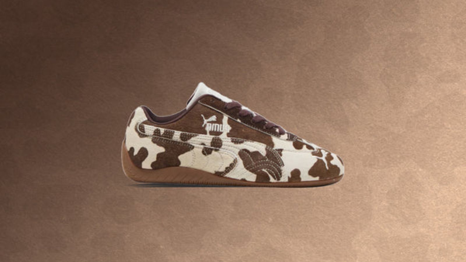 Hinh anh 2: Nhung doi sneakers hot nhat thang 9 nhu Puma Speedcat OG Cow Print, JJJJound x Crocs Classic Clog Realtree Camo va Yu-Gi-Oh! x Nike Air Max 95