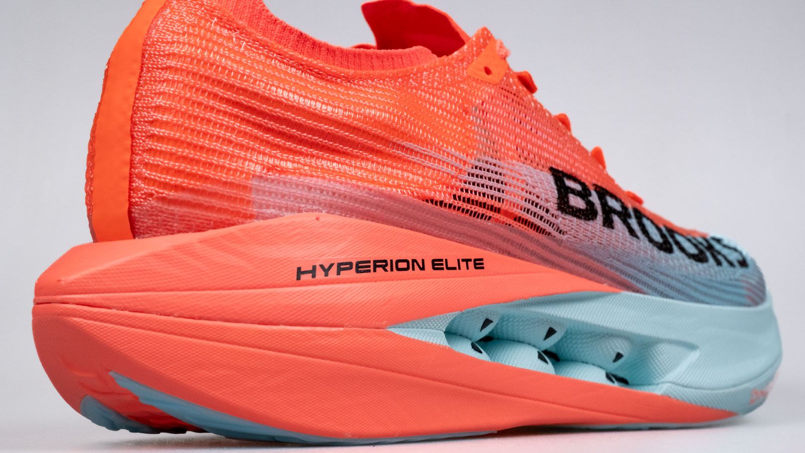 Hinh anh 1: Hinh anh doi giay Brooks Hyperion Elite 5 voi thiet ke toi uu cho runner toc do cao