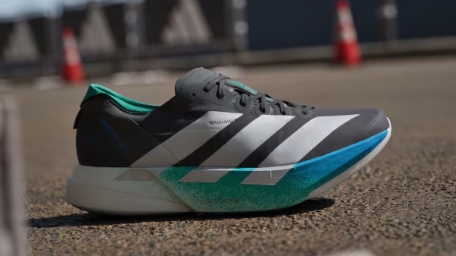 Hinh anh 2: adidas Adizero Adios Pro 4 - Giay chay bo marathon toc do cao