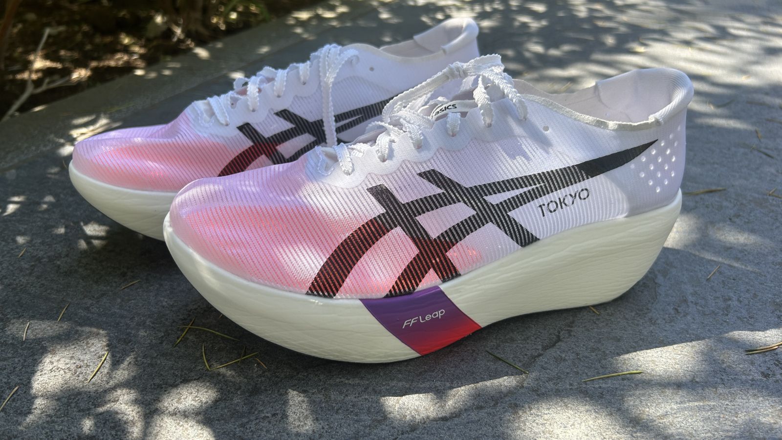 Hinh anh 4: Asics Metaspeed Ray - Giay chay bo sieu nhe va toc do tu Asics