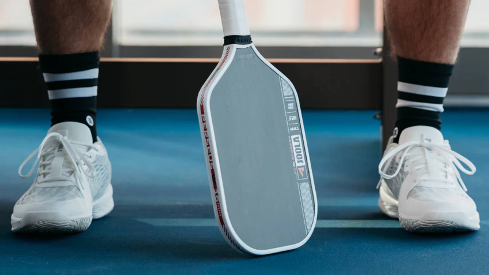 Hinh anh 5: Hinh anh vot pickleball JOOLA Pro IV voi thiet ke soi Carbon va cong nghe bot hai lop