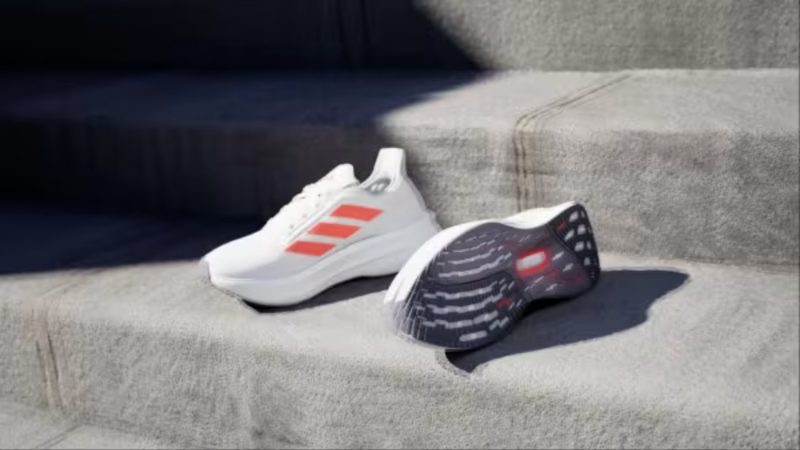 Hinh anh 1: adidas Ultraboost 5X - Giay chay bo nang cap toan dien