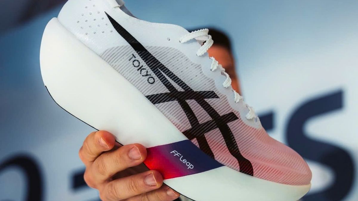 Asics Metaspeed Ray - Giay chay bo sieu nhe va toc do tu Asics