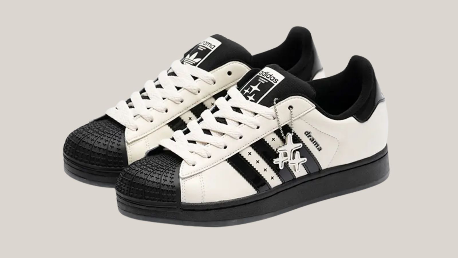 Hinh anh 8: adidas Originals va Drama Call gioi thieu bo suu tap moi voi Superstar II off-white