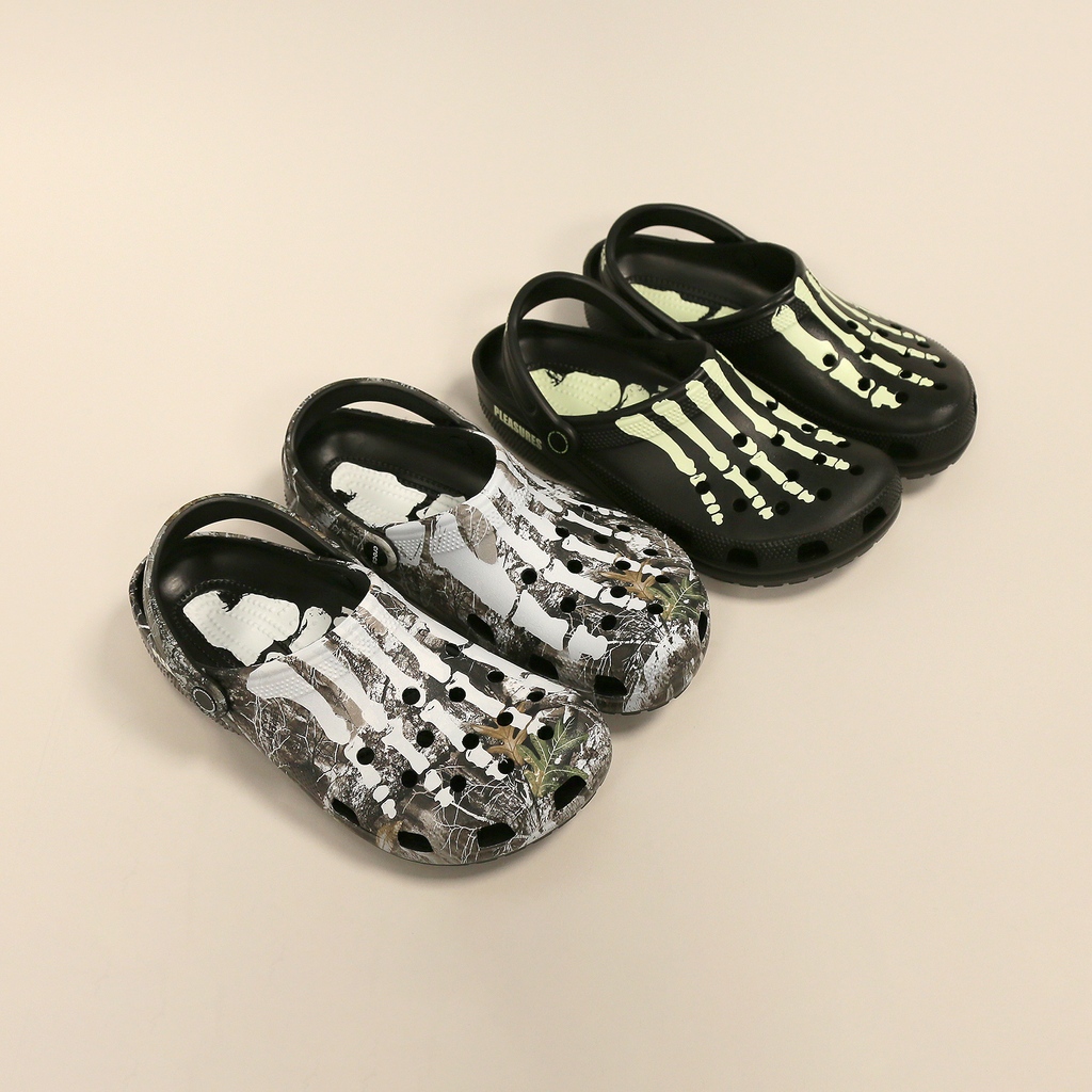 Những mẫu Crocs collab được yêu thích nhất