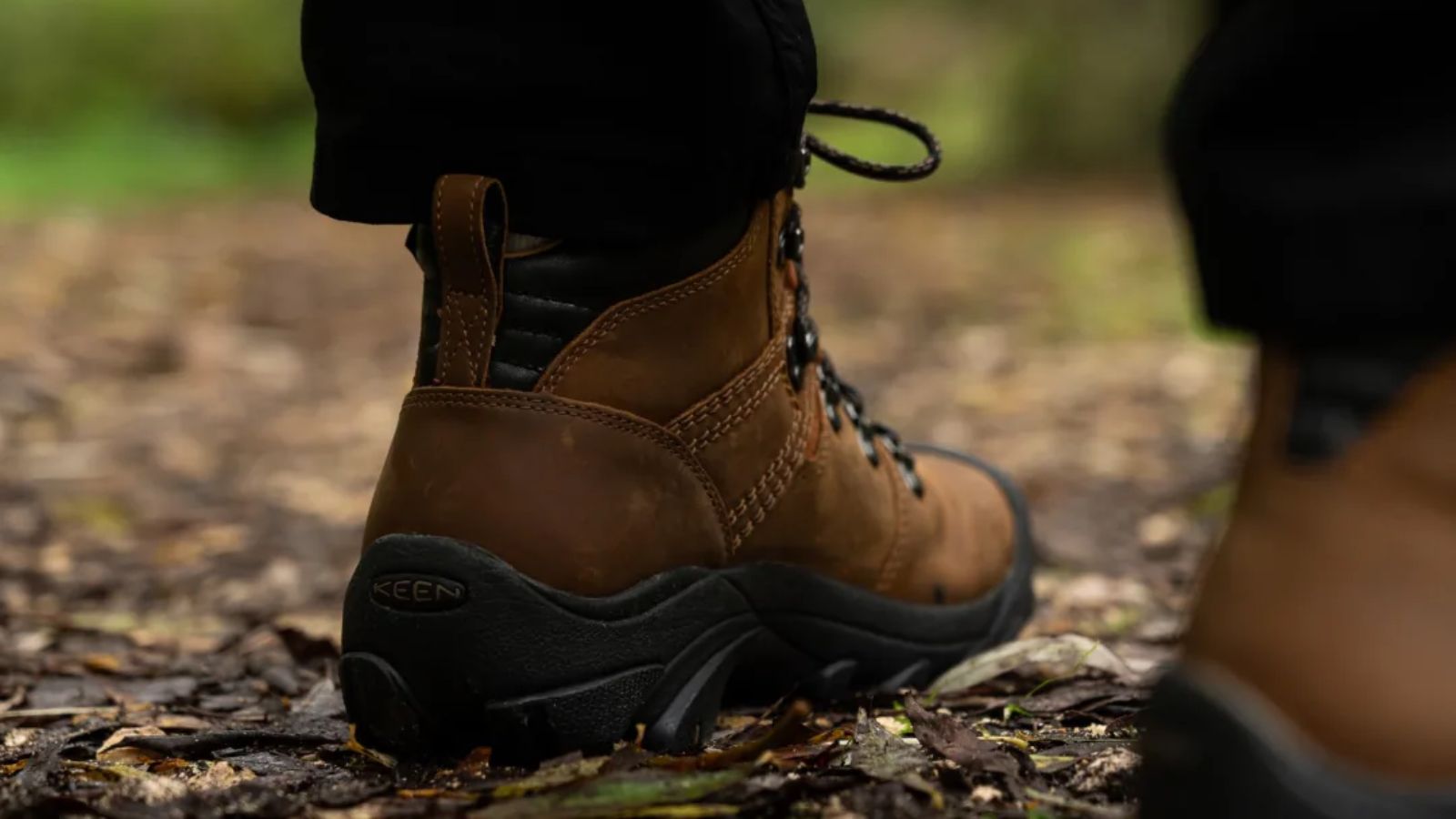 Hinh anh 2: Giay boot di bo chong nuoc tot nhat 2025