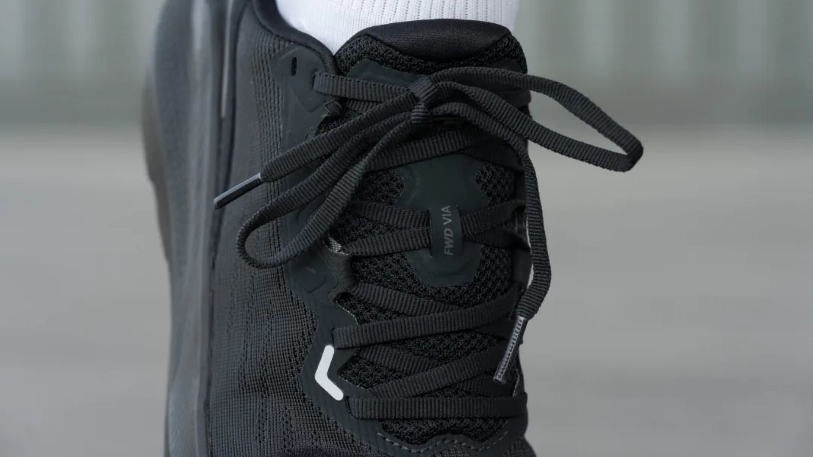 Hinh anh 1: Giay chay bo voi toebox rong, ly tuong cho van dong vien