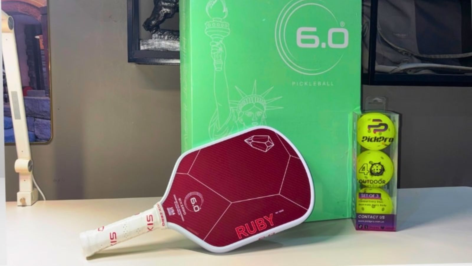 Hinh anh 3: Hinh anh cac dong vot Pickleball Six Zero voi thiet ke va cong nghe tien tien.