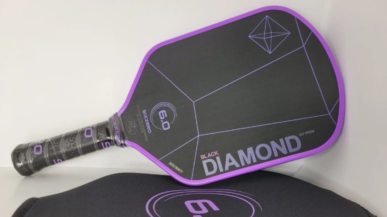 Hinh anh 5: Hinh anh cac dong vot Pickleball Six Zero voi thiet ke va cong nghe tien tien.