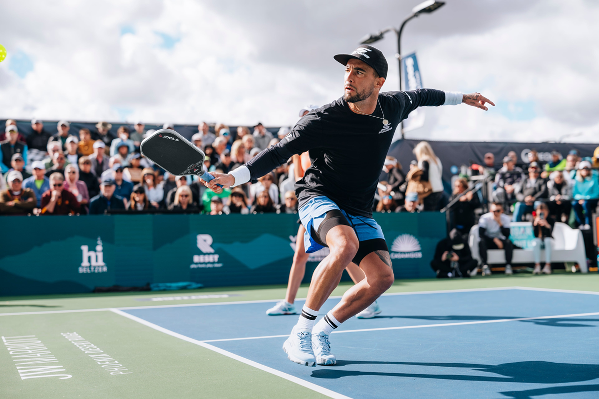 Hinh anh 6: Ben Johns, tay vot pickleball so 1 nam 2025, bieu dien cu ban bong sieu toc.