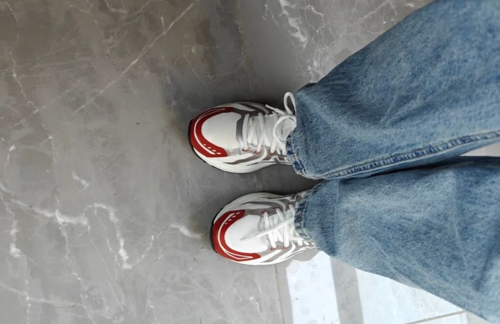 Alternative view of Giày Asics Gel-Flux 4 CN Grey Red 1011B646-100