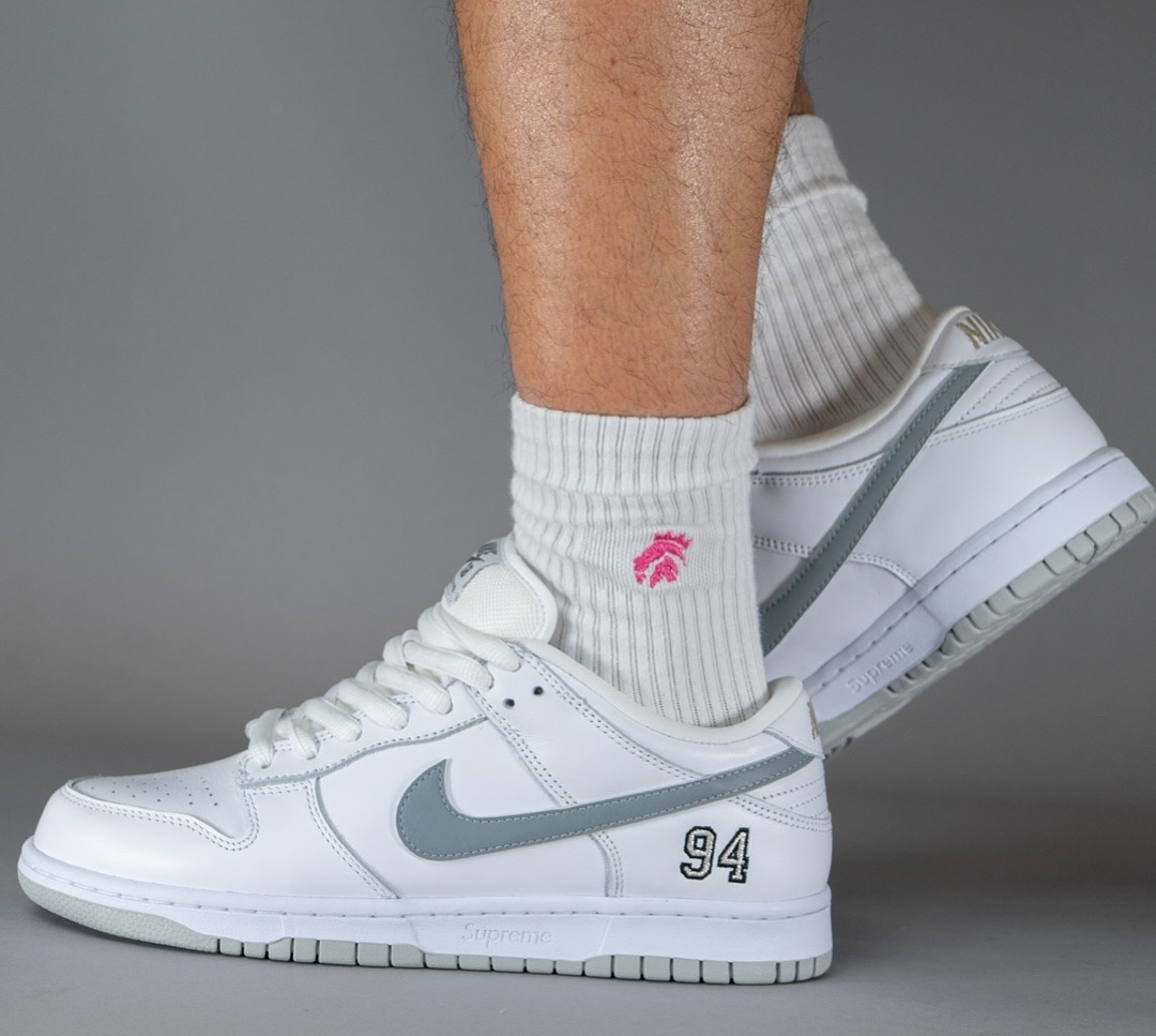 Alternative view of Giày Nike SB Dunk Low ‘White’ HQ8487-100