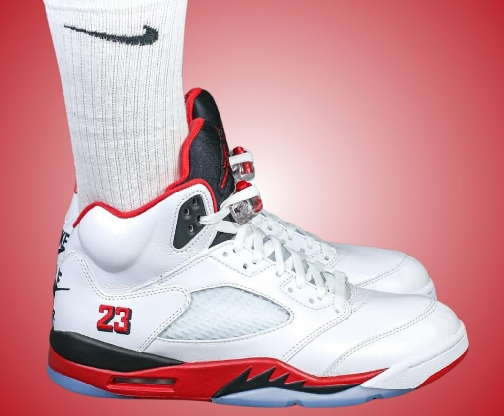 Alternative view of Giày Nike Air Jordan 5 OG ‘Fire Red’ 2025 HQ7978-101