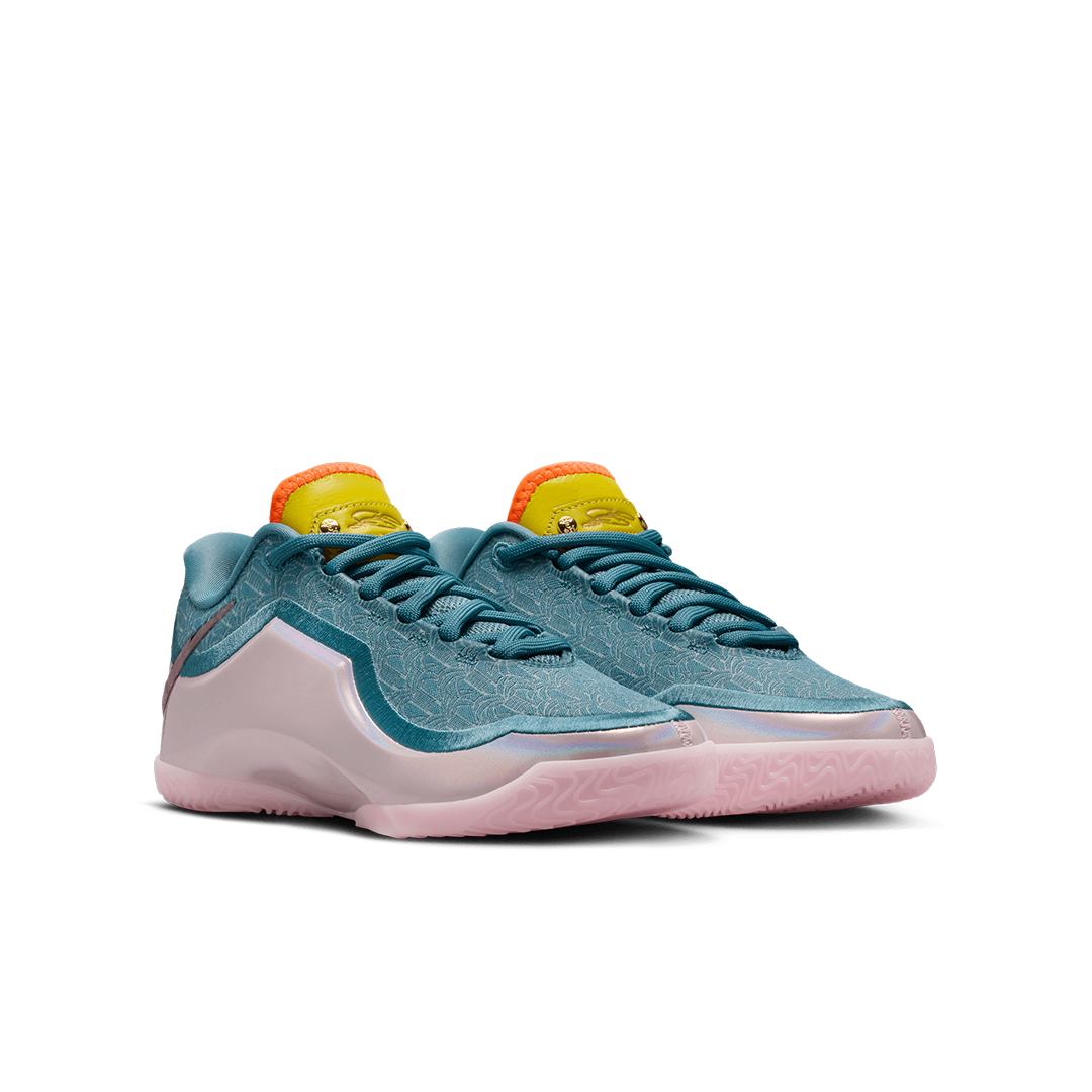 Alternative view of Giày Nike LeBron XXIII 'Miami Twice' IM9005-001