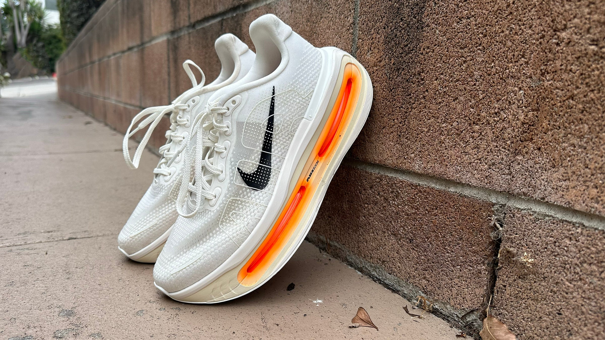 Giày Nike Vomero Premium: Bước tiến mới trong nghệ thuật đệm êm