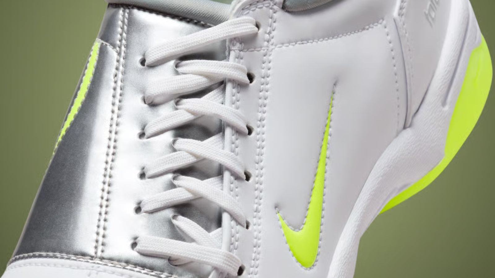 Hinh anh 7: Hinh anh bo suu tap Palace x Nike Total 90 voi Wayne Rooney