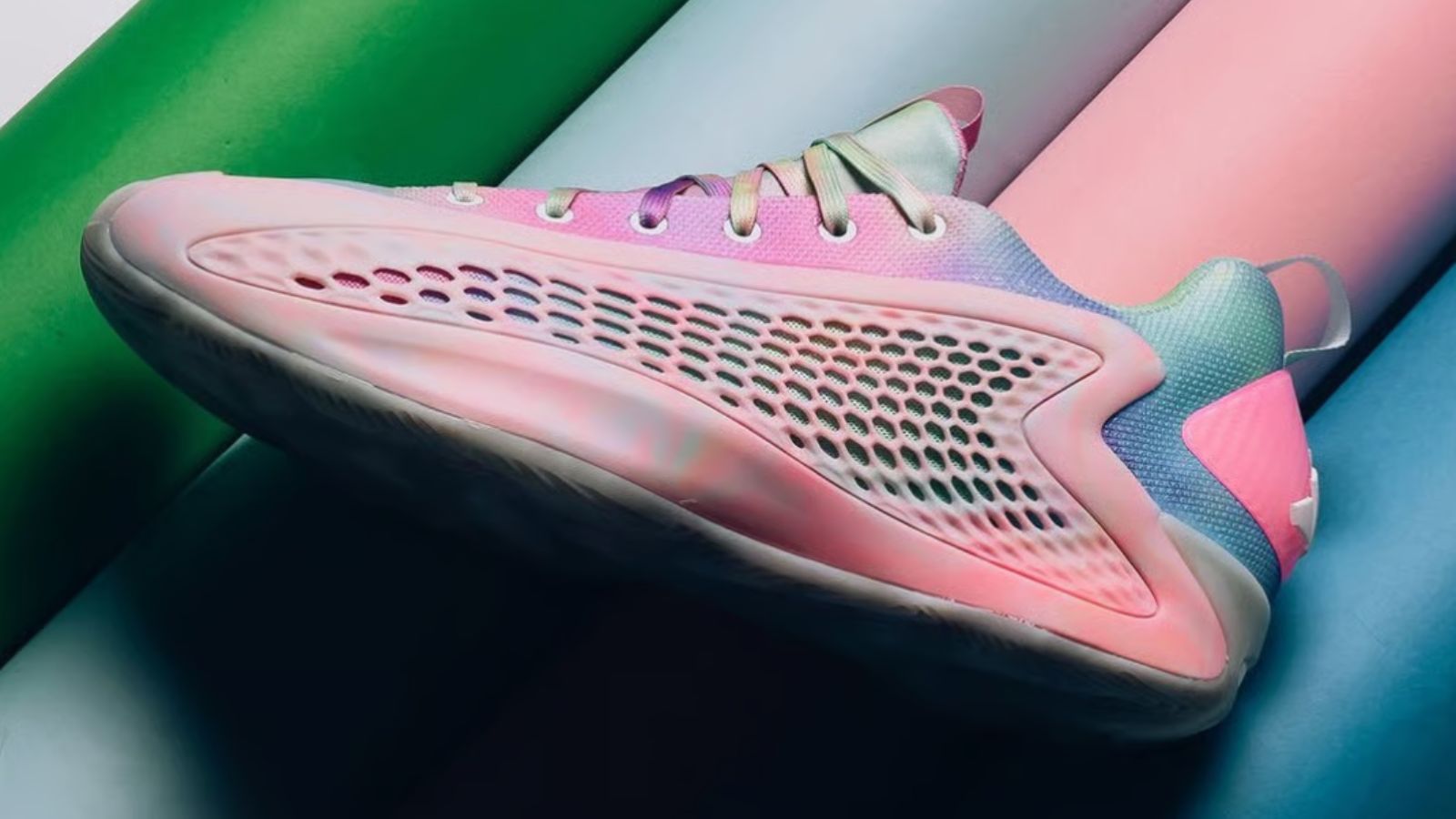 Hinh anh 5: adidas AE 2 3SSB PE voi thiet ke tie-dye mau pastel