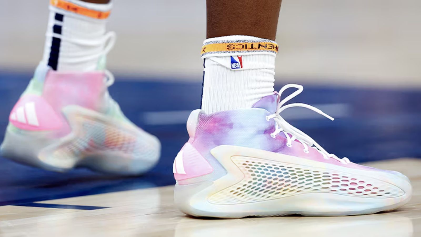 Hinh anh 8: adidas AE 2 3SSB PE voi thiet ke tie-dye mau pastel