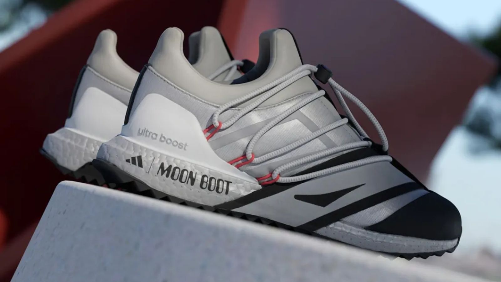 Hinh anh 4: Bo suu tap giay Moon Boot va adidas voi thiet ke Space Blanket Silver