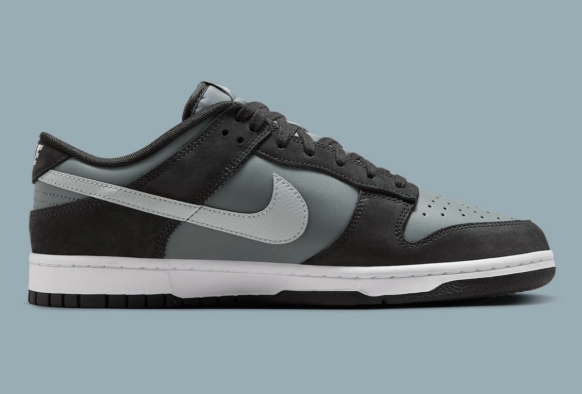 Alternative view of Giày Nike Dunk Low 'Black Light Smoke Grey' IB3079-001