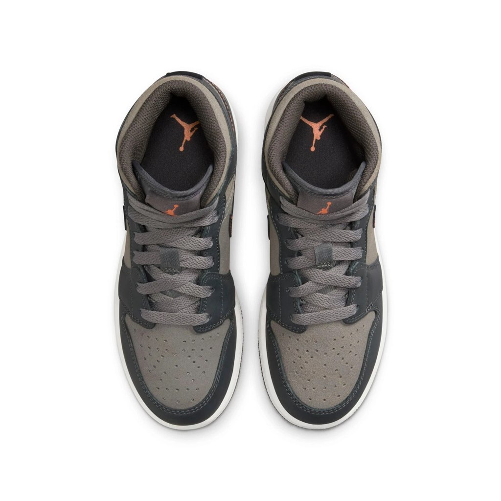 Alternative view of Giày Nike Air Jordan 1 Mid SE 'Night Stadium' FQ8341-017