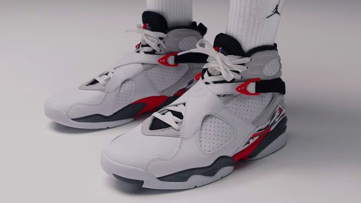 Hinh anh Air Jordan 8 Retro 'Bugs Bunny' 2025 voi thiet ke kinh dien